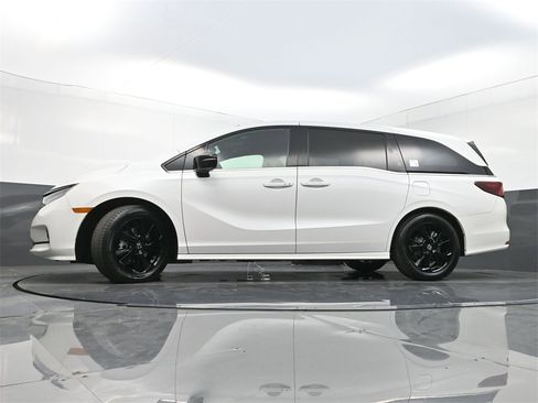 Used 2023 Honda Odyssey Sport image 30