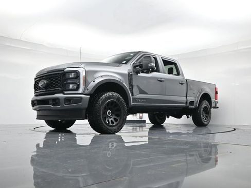 New 2025 Ford F250 XLT w/ Black Appearance Package image 32