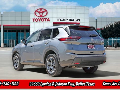Used 2024 Nissan Rogue SV AWD/4WD image 7