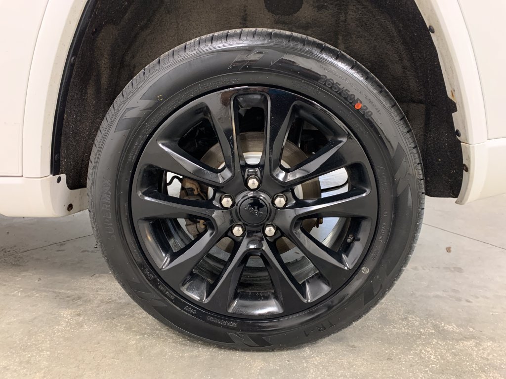 Used 2018 Jeep Grand Cherokee Altitude AWD/4WD image 5