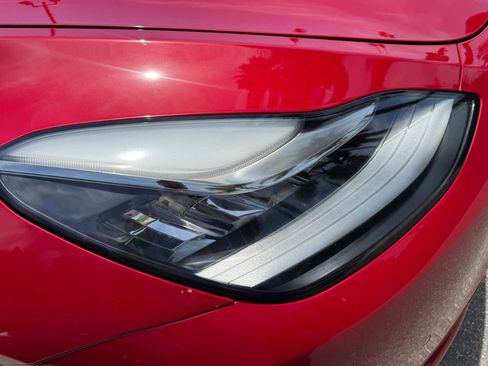 Used 2022 Tesla Model Y Long Range AWD/4WD image 40