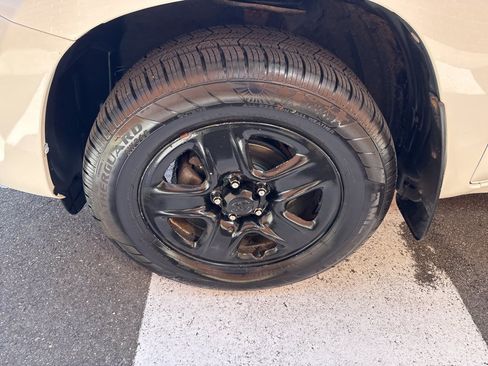 Used 2012 Toyota RAV4 4WD w/ Value Pkg image 13
