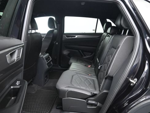 Used 2024 Volkswagen Atlas Cross Sport SE AWD/4WD image 25