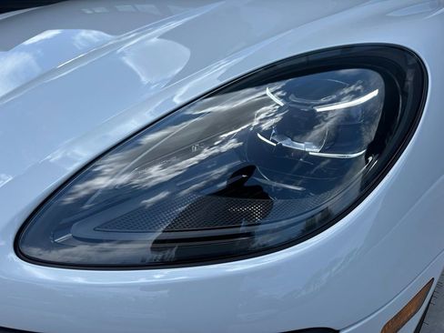 Certified 2025 Porsche Macan S image 13