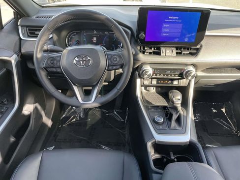 Used 2025 Toyota RAV4 XSE image 22