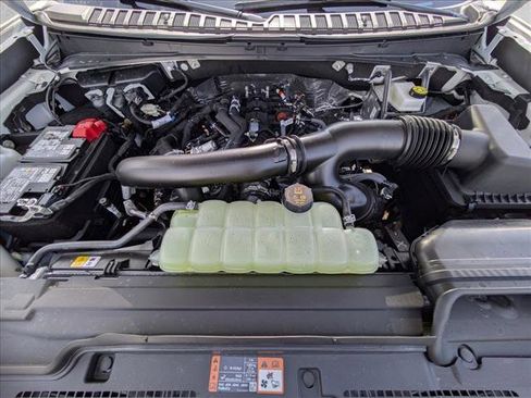 New 2025 Ford Expedition Active image 24