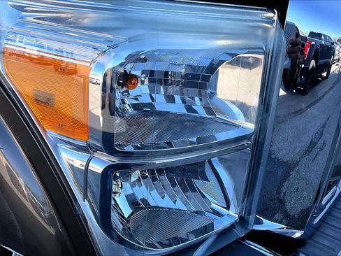 Used 2015 Ford F250 Lariat w/ Lariat Ultimate Package image 27