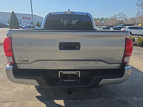 Used 2023 Toyota Tacoma SR5 w/ Technology Package image 5