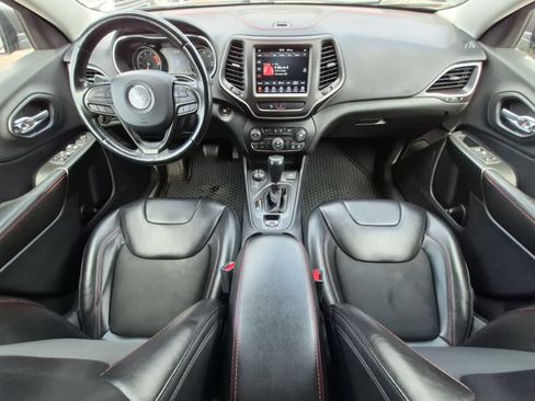 Used 2020 Jeep Cherokee Trailhawk w/ Cold Weather Group AWD/4WD image 15