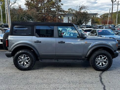 Used 2025 Ford Bronco Badlands image 12