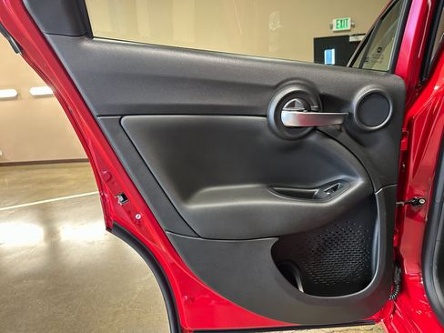 Used 2023 FIAT 500X Sport w/ Technology Group image 17