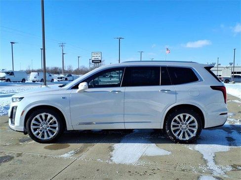 Used 2020 Cadillac XT6 Premium Luxury image 2