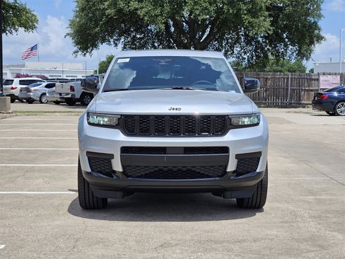 New 2025 Jeep Grand Cherokee L Altitude image 7