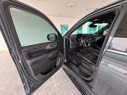 Used 2021 Chevrolet Tahoe LT w/ LT Signature Package RWD image 12