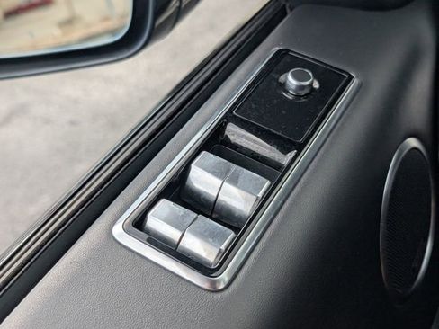 Used 2019 Land Rover Range Rover Sport HST image 38