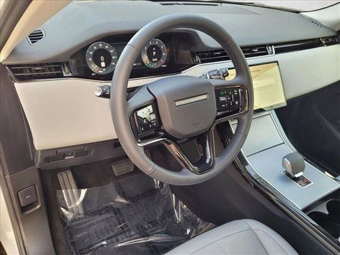 Used 2024 Land Rover Range Rover Evoque S image 9