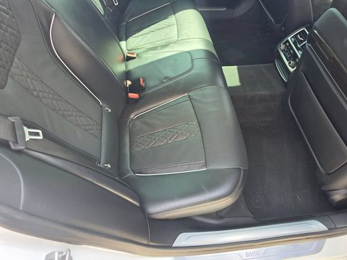 Used 2022 BMW 740i w/ Premium Package RWD image 16