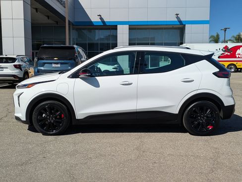 Used 2023 Chevrolet Bolt EUV LT w/ Convenience Package image 8
