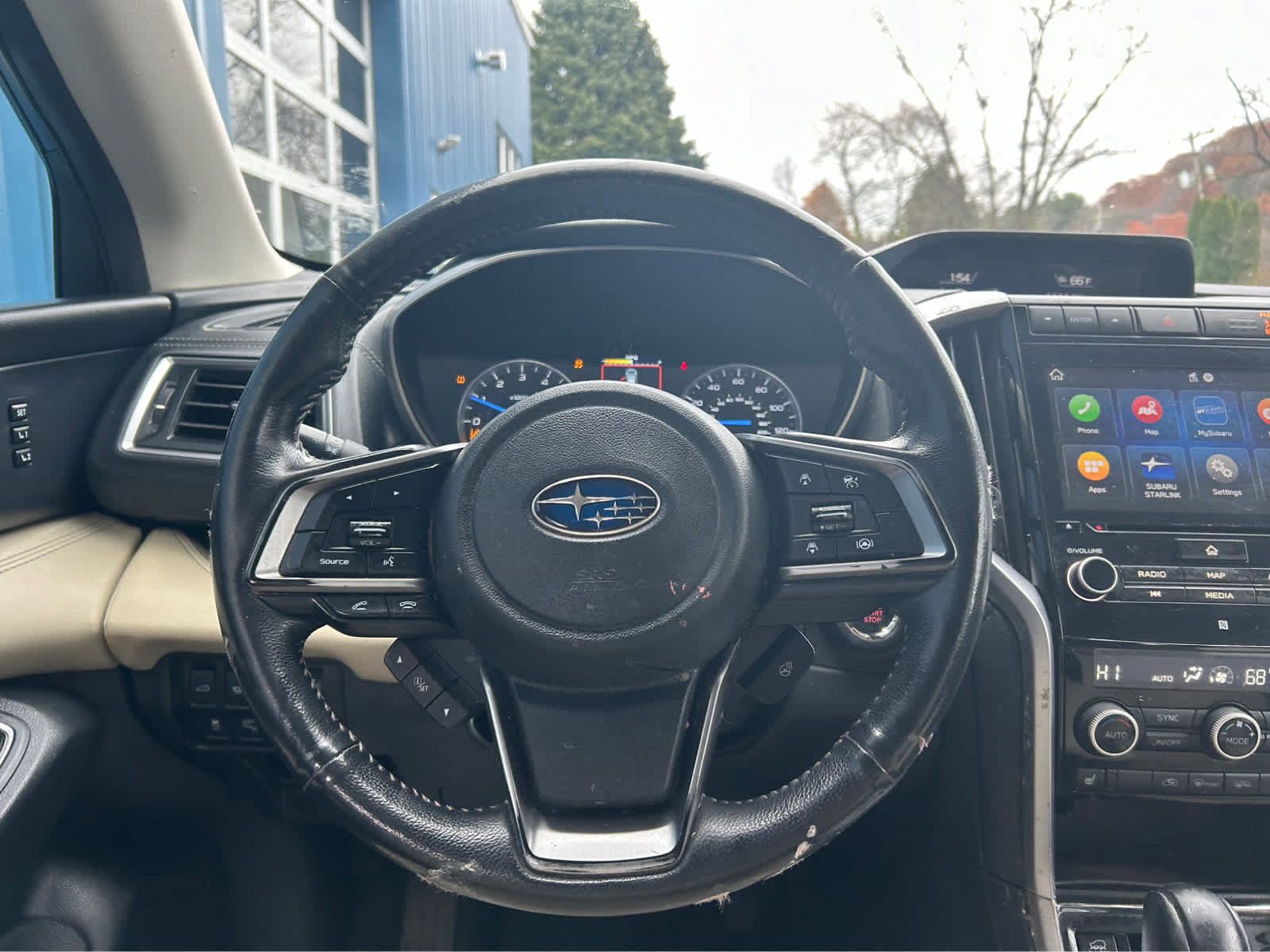 Used 2022 Subaru Ascent Limited w/ Technology Package AWD/4WD image 3