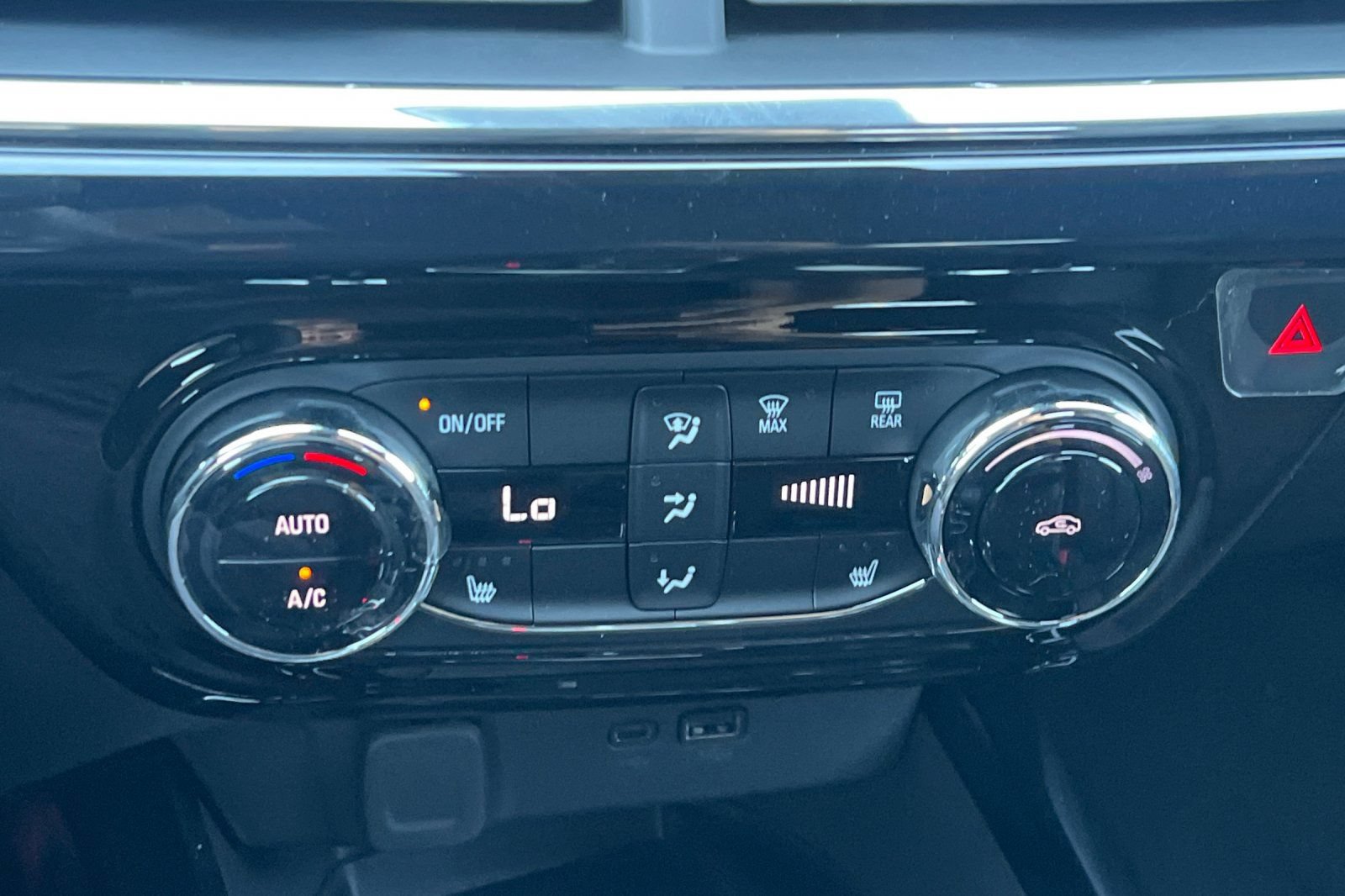 New 2026 Chevrolet Trax RS w/ Sunroof Package FWD image 17