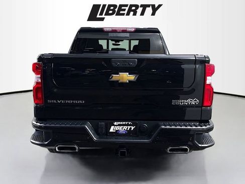 Used 2021 Chevrolet Silverado 1500 High Country w/ Technology Package image 6