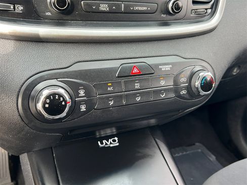Used 2016 Kia Sorento LX image 22