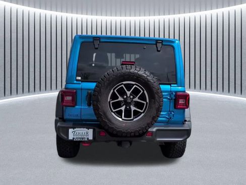 Used 2025 Jeep Wrangler Unlimited Rubicon AWD/4WD image 9