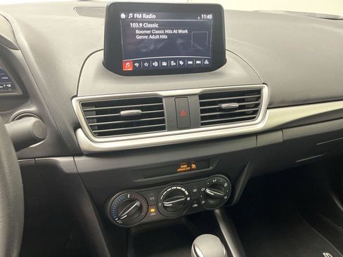 Used 2017 MAZDA MAZDA3 Sport FWD image 13