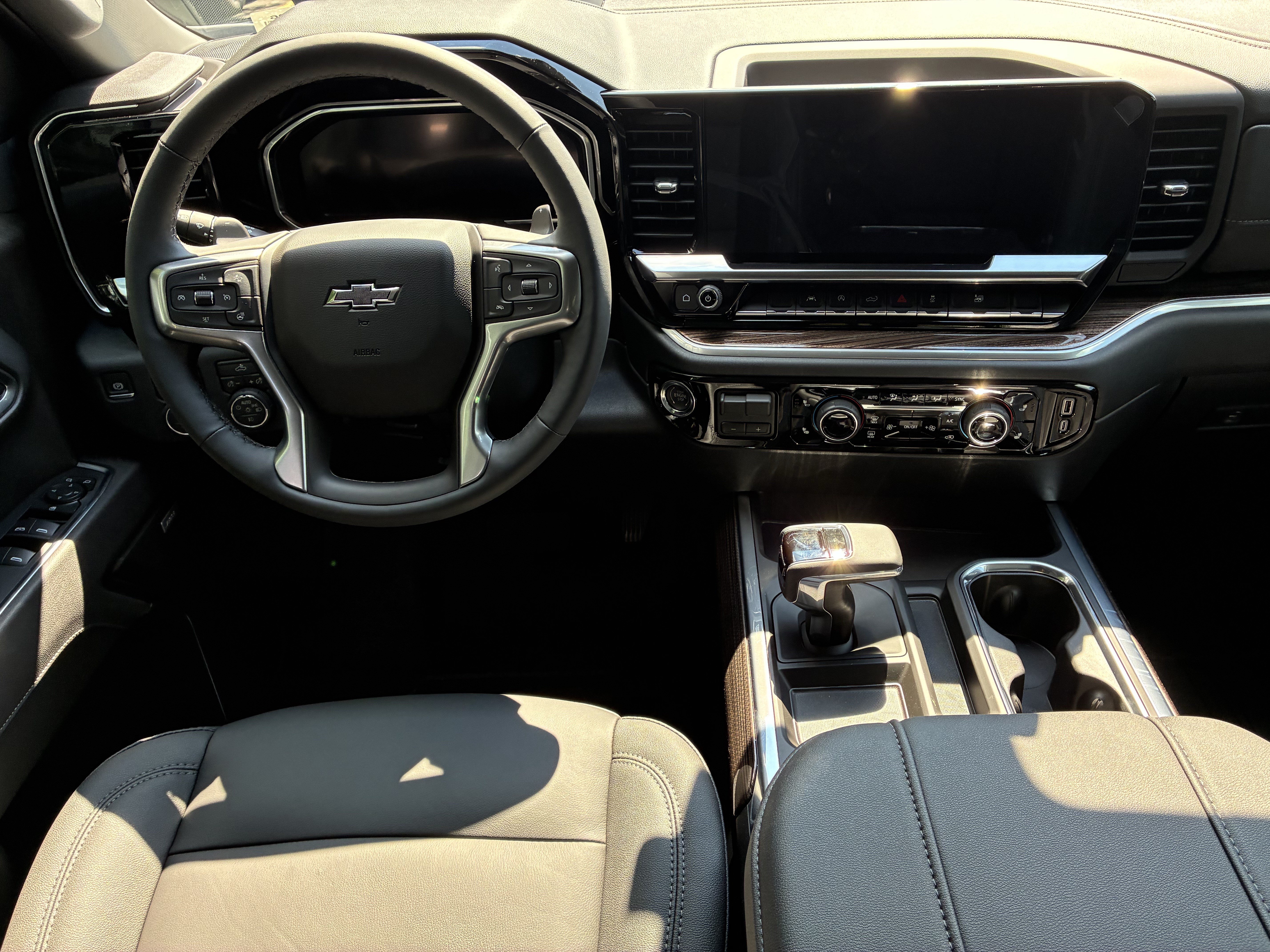 New 2026 Chevrolet Silverado 1500 RST w/ Dark Appearance Package AWD/4WD image 21