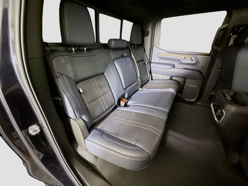 Used 2022 Chevrolet Silverado 1500 High Country w/ High Country Premium Package image 27