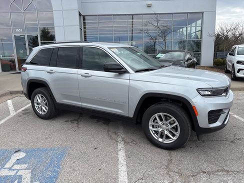 New 2026 Jeep Grand Cherokee Laredo AWD/4WD image 36