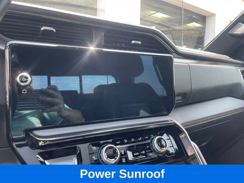 Used 2024 GMC Sierra 2500 AT4 w/ AT4 Premium Plus Package AWD/4WD image 16