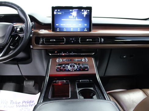 Used 2022 Lincoln Aviator Grand Touring w/ Equipment Group 301A AWD/4WD image 19