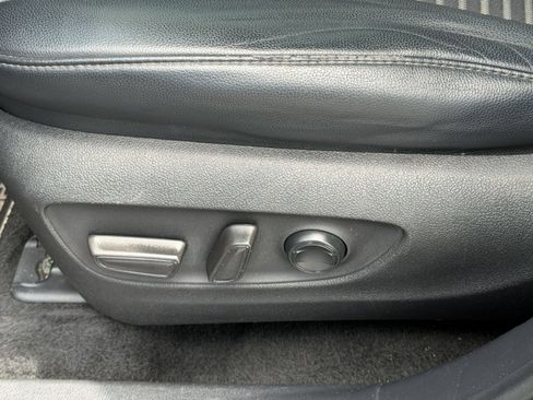 Used 2021 Toyota Highlander XSE FWD image 15