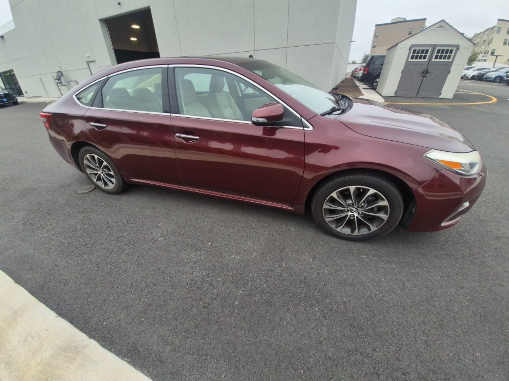 Used 2016 Toyota Avalon XLE Plus FWD image 5