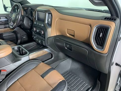 Used 2022 Chevrolet Silverado 2500 High Country w/ Z71 Off-Road Package AWD/4WD image 6