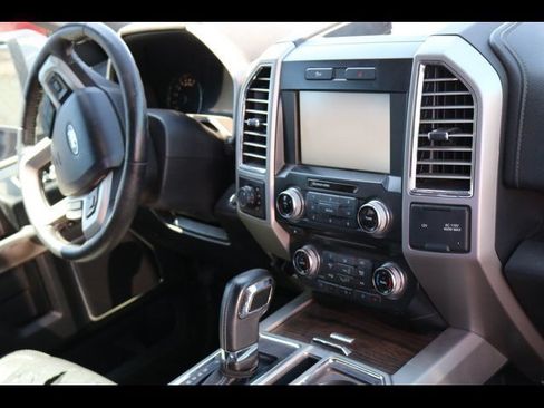 Used 2015 Ford F150 Lariat w/ Equipment Group 502A Luxury AWD/4WD image 6