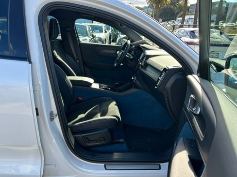 Used 2023 Volvo C40 P8 Recharge Plus image 39