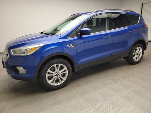 Used 2017 Ford Escape SE w/ Equipment Group 201A AWD/4WD image 2