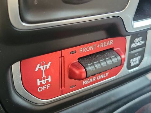 Used 2026 Jeep Wrangler Unlimited Rubicon AWD/4WD image 23
