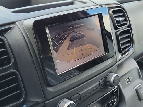 Used 2025 RAM ProMaster 2500 w/ Convenience Group image 14