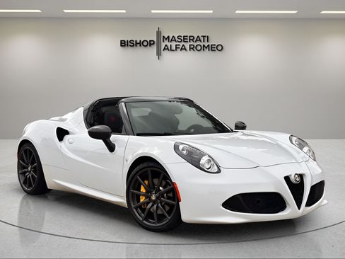 Used 2015 Alfa Romeo 4C Spider w/ Spider Track Package RWD image 1