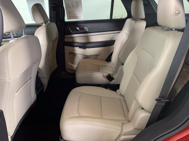 Used 2019 Ford Explorer XLT w/ Equipment Group 202A AWD/4WD image 8