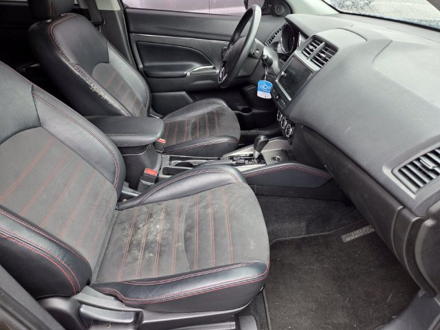 Used 2018 Mitsubishi Outlander Sport SE AWD/4WD image 2