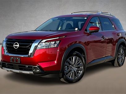Used 2024 Nissan Pathfinder SL w/ SL Premium Package