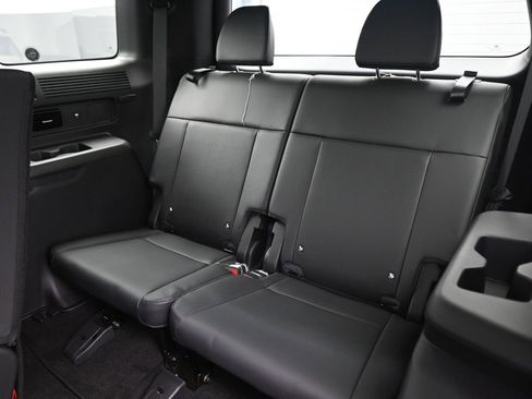 Used 2026 Hyundai Santa Fe SEL FWD image 12
