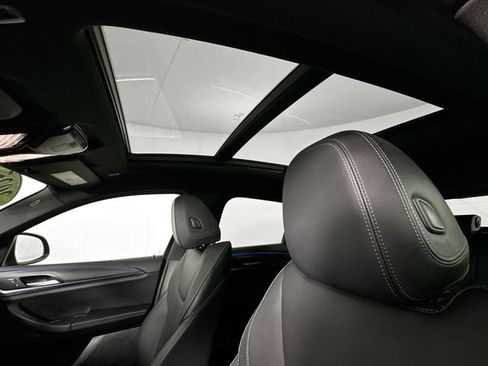 Used 2025 BMW X4 xDrive30i image 19