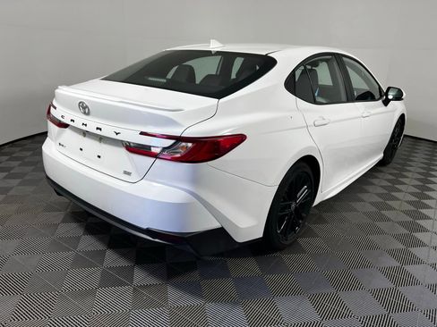 Certified 2025 Toyota Camry SE image 5