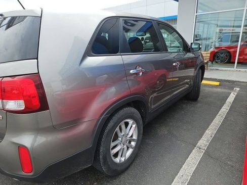 Used 2015 Kia Sorento LX image 5