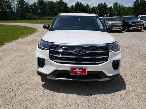 New 2025 Ford Explorer Active w/ Active Comfort Package image 9